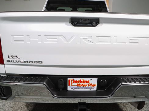 Used 2024 Chevrolet Silverado 2500 LT w/ Convenience Package AWD/4WD image 8