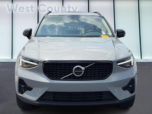 Certified 2026 Volvo XC40 B5 Plus AWD/4WD image 10