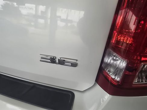 Used 2013 Cadillac SRX Luxury w/ Driver Awareness Package image 26