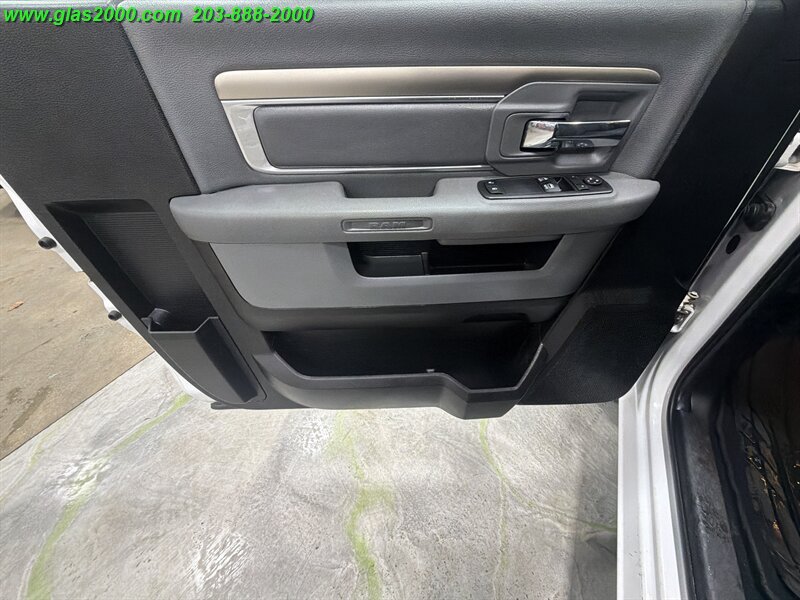 Used 2018 RAM 1500 Classic SLT AWD/4WD image 21