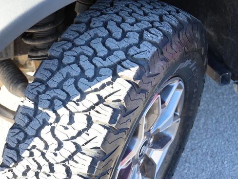 Used 2024 Ford Bronco Badlands image 23