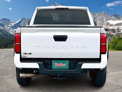 Used 2024 Toyota Tacoma TRD Off-Road image 4
