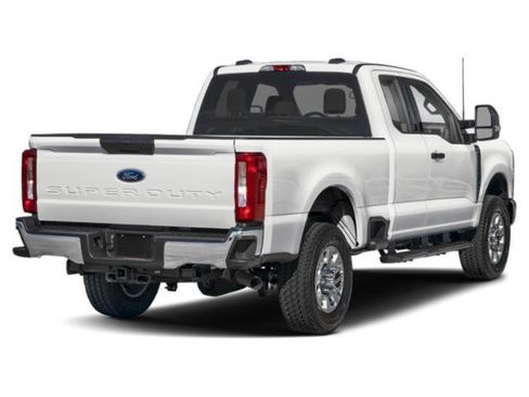 Used 2023 Ford F250 XLT w/ FX4 Off-Road Package AWD/4WD image 2