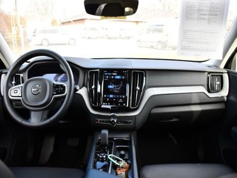 Certified 2025 Volvo XC60 B5 Plus image 17