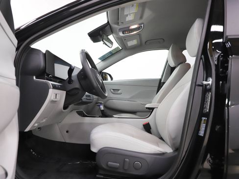 Used 2025 Hyundai Kona SEL image 21