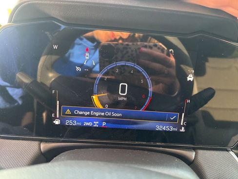 Used 2025 Chevrolet TrailBlazer LT image 2