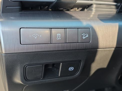 Used 2025 Hyundai Kona SEL FWD image 23