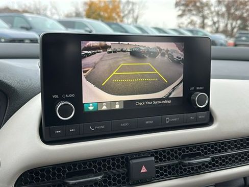 Used 2023 Honda HR-V LX image 15