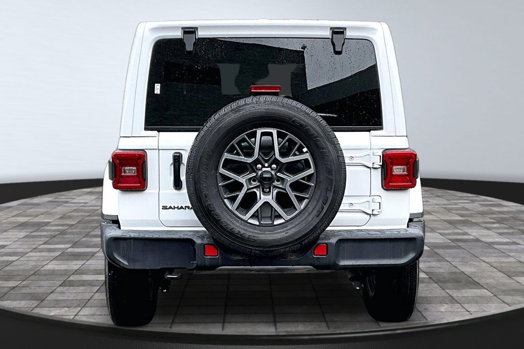 Used 2026 Jeep Wrangler Unlimited Sahara AWD/4WD image 23