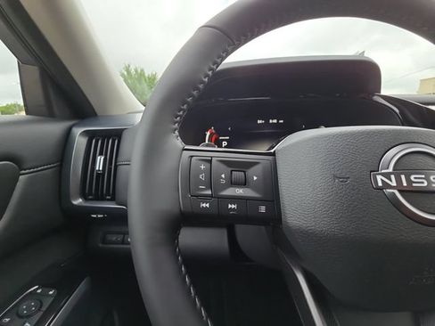 New 2026 Nissan Pathfinder SL FWD image 11