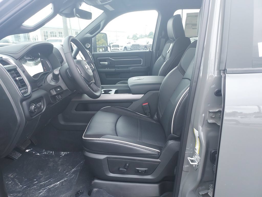 New 2027 RAM 2500 Laramie AWD/4WD image 13