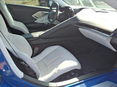 Used 2022 Chevrolet Corvette Stingray Premium Cpe w/ Z51 Performance Package RWD image 23
