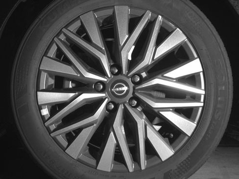 Used 2025 Nissan Altima 2.5 SV image 12