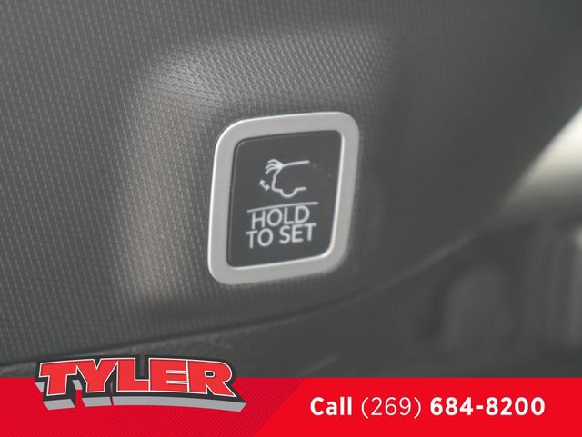 Certified 2024 Jeep Grand Cherokee Limited AWD/4WD image 18