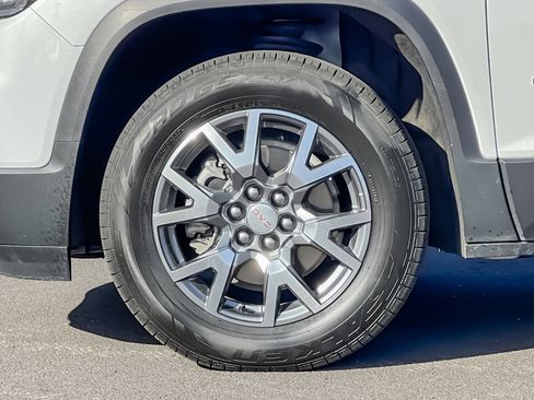 Used 2023 GMC Acadia SLT image 39