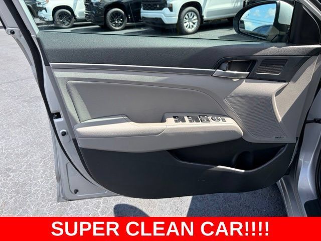 Used 2020 Hyundai Elantra Limited FWD image 12