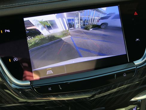 Used 2022 Cadillac XT6 Premium Luxury image 21