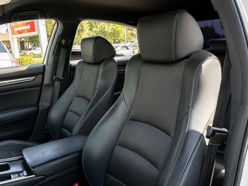 Used 2018 Honda Accord Sport image 7