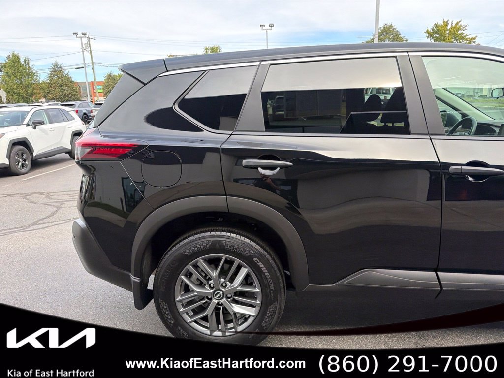 Used 2023 Nissan Rogue S AWD/4WD image 7