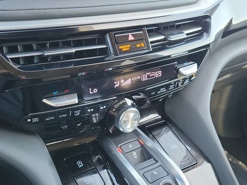 Certified 2025 Acura MDX w/ Technology Package image 18