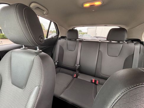 Used 2025 Buick Encore GX Preferred FWD image 38