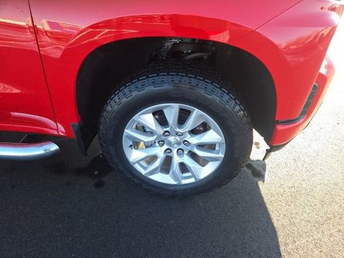 Used 2020 Chevrolet Silverado 1500 Custom w/ Custom Value Package image 5