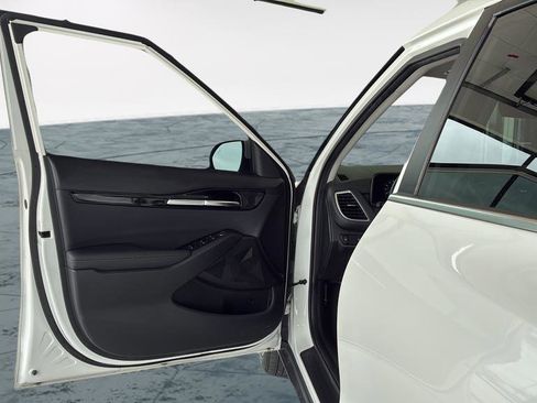Used 2025 Kia Seltos EX w/ EX Sunroof Package FWD image 11