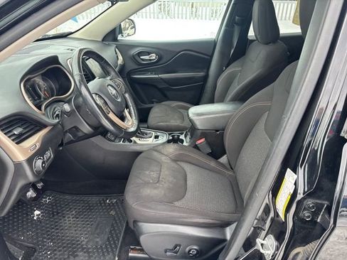 Used 2017 Jeep Cherokee 75th Anniversary image 11