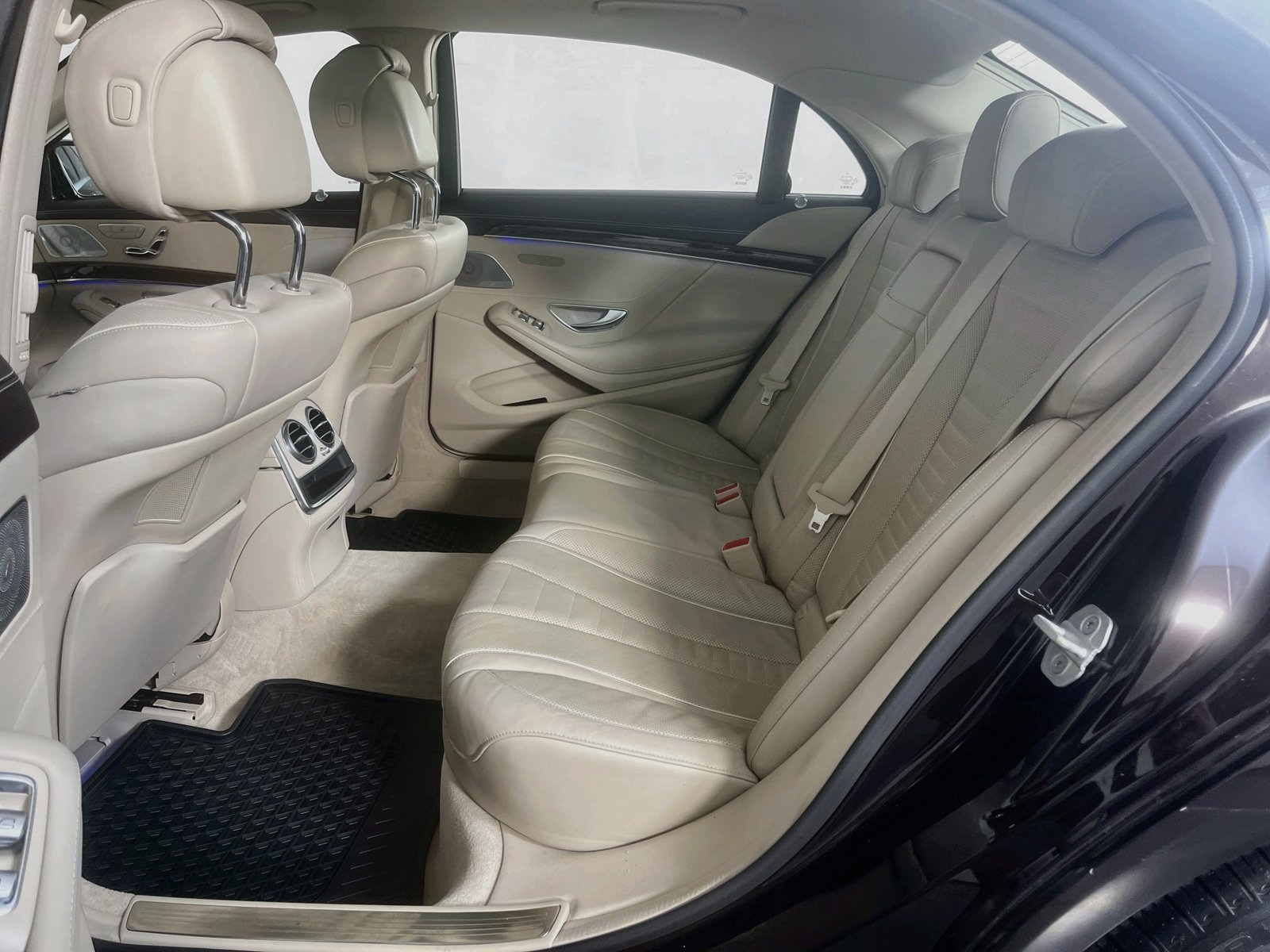 Used 2016 Mercedes-Benz S 550 Sedan image 31