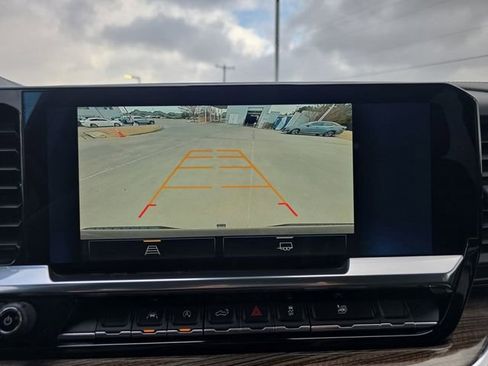 Used 2023 Chevrolet Silverado 1500 LT image 9