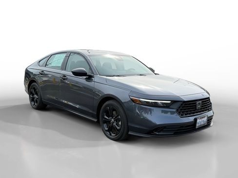 Used 2025 Honda Accord SE image 7