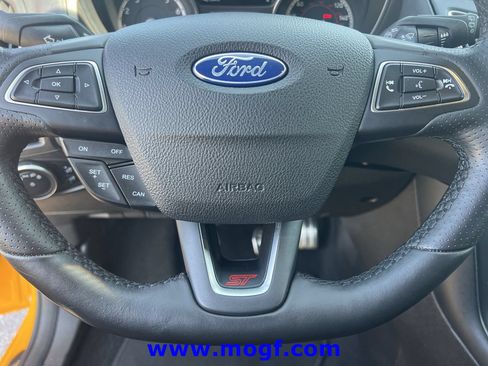 Used 2016 Ford Focus ST w/ Equipment Group 402A FWD image 12