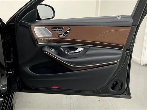 Used 2018 Mercedes-Benz S 560 4MATIC Sedan image 17