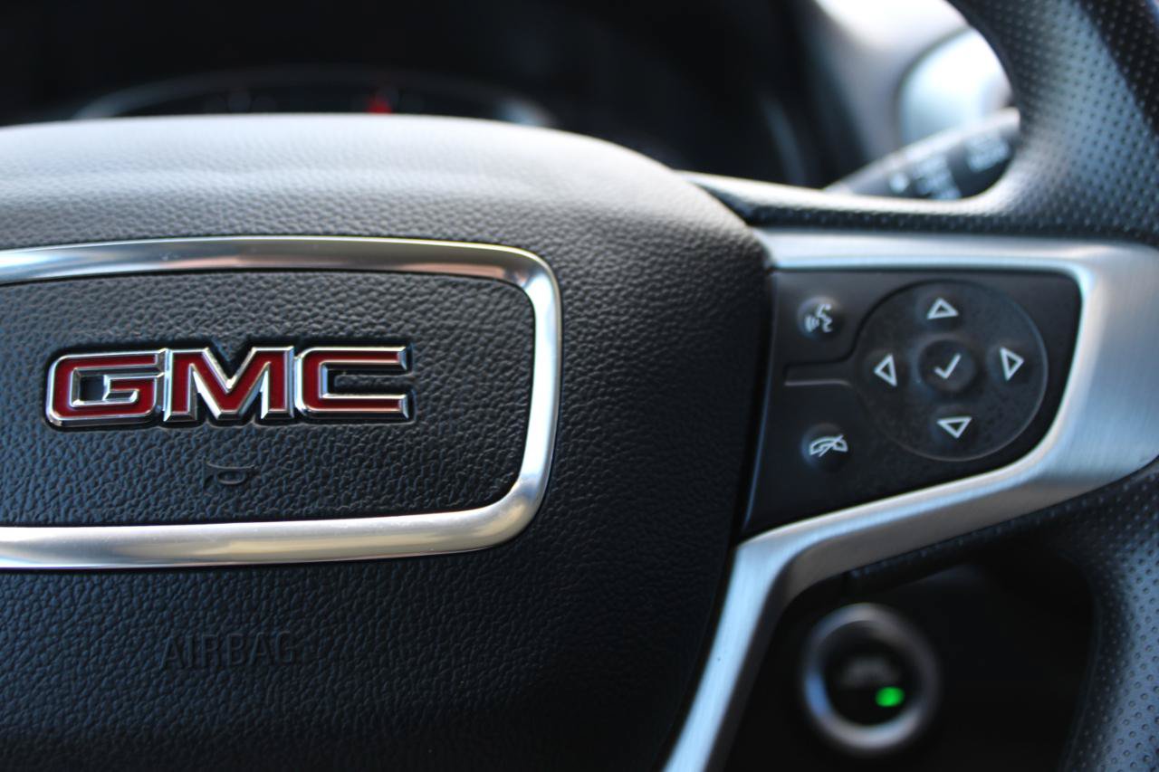 Used 2023 GMC Terrain SLE w/ Driver Convenience Package AWD/4WD image 21