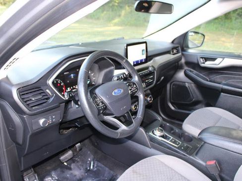 Used 2021 Ford Escape SE w/ Cold Weather Package image 14