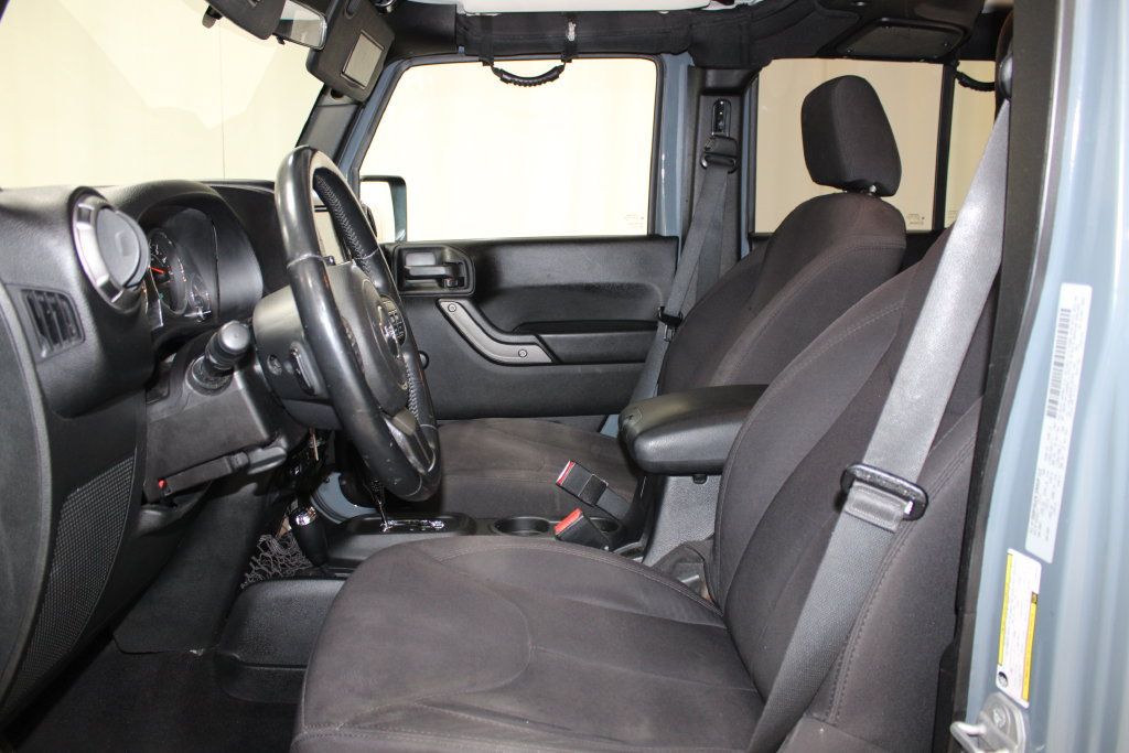 Used 2015 Jeep Wrangler Unlimited Sport AWD/4WD image 27