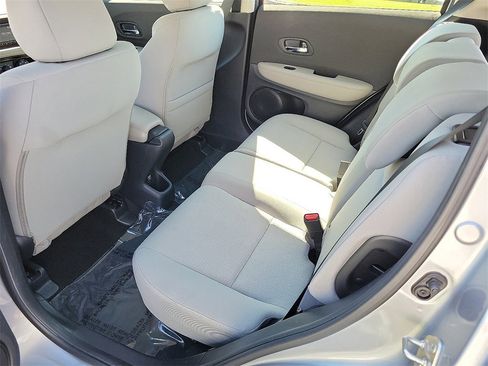 Used 2019 Honda HR-V LX image 19