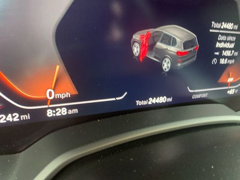 Used 2023 BMW X5 sDrive40i w/ Executive Package image 4