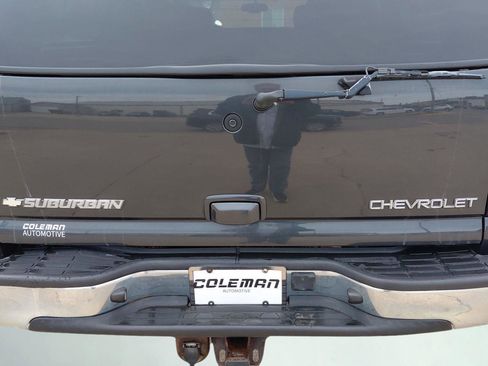 Used 2004 Chevrolet Suburban LT w/ Preferred Equipment Group image 20