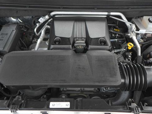Used 2025 Chevrolet Colorado W/T w/ WT Convenience Package II RWD image 9