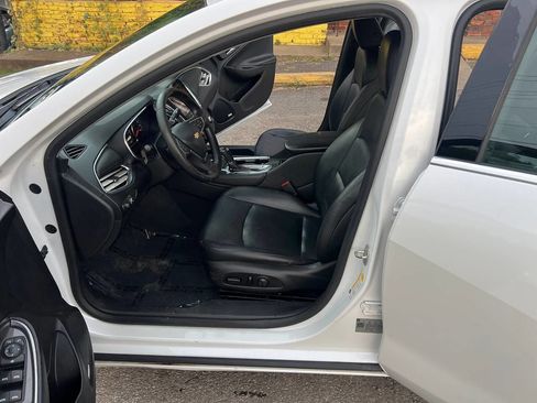 Used 2018 Chevrolet Malibu LT w/ Leather Package image 10