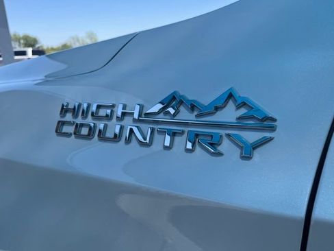 Used 2024 Chevrolet Tahoe High Country AWD/4WD image 13