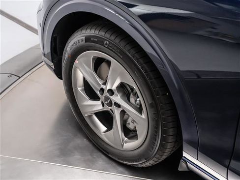 New 2026 Genesis GV70 2.5T Advanced AWD/4WD image 12