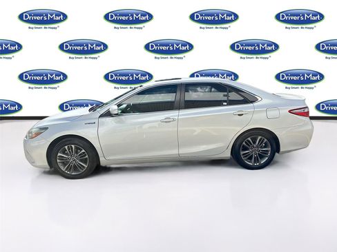 Used 2016 Toyota Camry SE image 5
