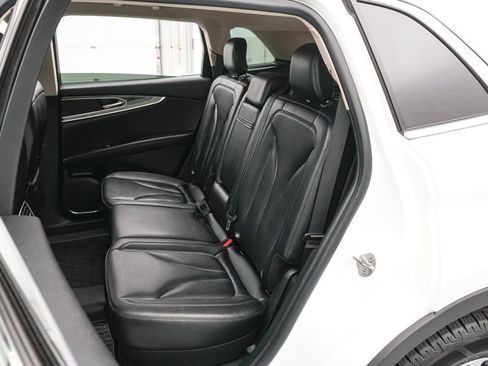 Used 2022 Lincoln Nautilus AWD w/ Premium Package image 20