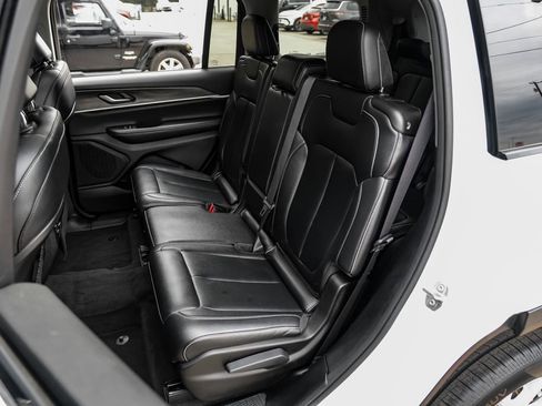 Used 2023 Jeep Grand Cherokee L Limited image 52