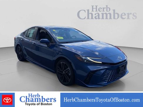 Used 2025 Toyota Camry XSE AWD/4WD image 1