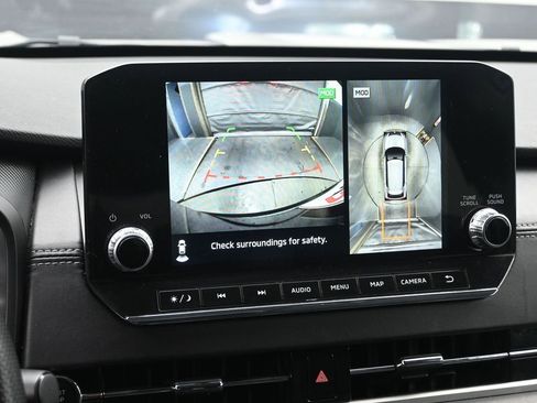 Used 2024 Mitsubishi Outlander SE image 16