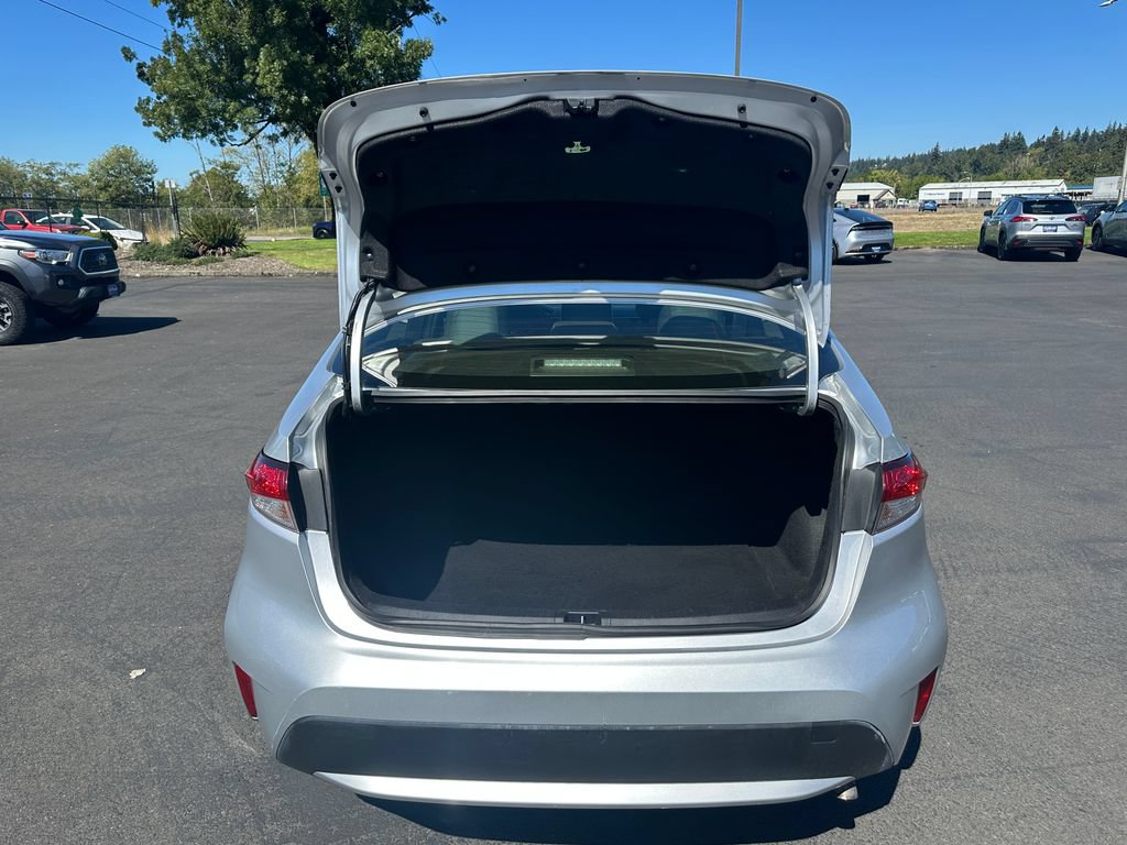 Used 2020 Toyota Corolla LE FWD image 11