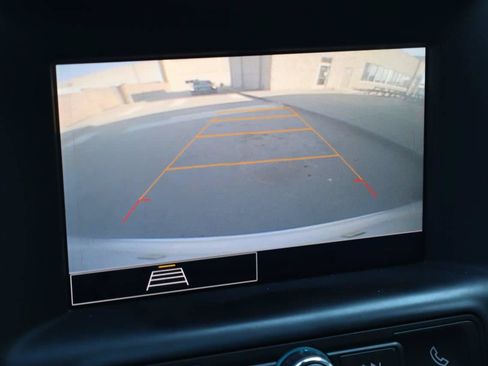 Used 2022 GMC Terrain SLE w/ Driver Convenience Package FWD image 7